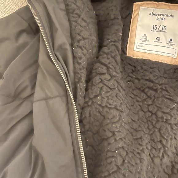 Winter jacket - Picture 3 of 4